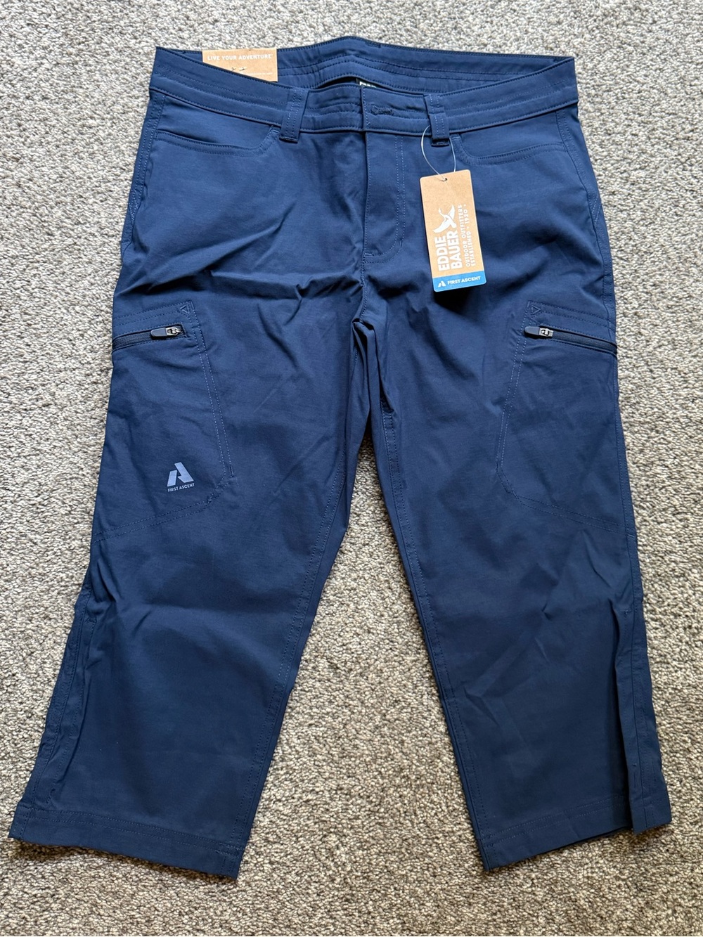 NWT Eddie Bauer WP mid-rise Guide Capri Pant in Navy, size 4 Petite UPF 50